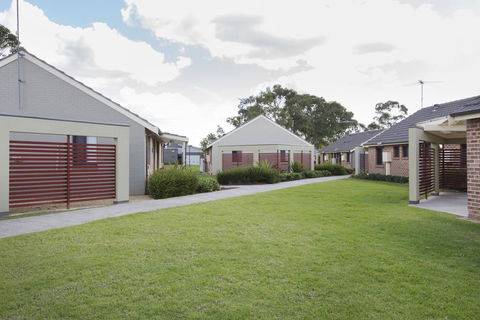 Western Sydney University Village - Hawkesbury - Holiday Byron Bay 1