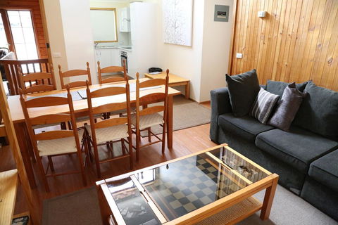 Whispering Pines 1 - Holiday Byron Bay 1