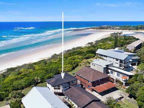 White Waves On The Beach - Holiday Byron Bay 2