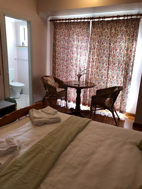 Wine Country Drive Guest House - Holiday Byron Bay 1