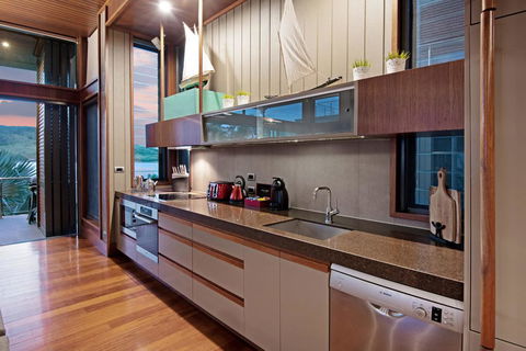 Yacht Club Villa 33 - Serenity - 4 Bedroom 4 Bathroom House Ocean Views 2 Buggies - Holiday Byron Bay 1