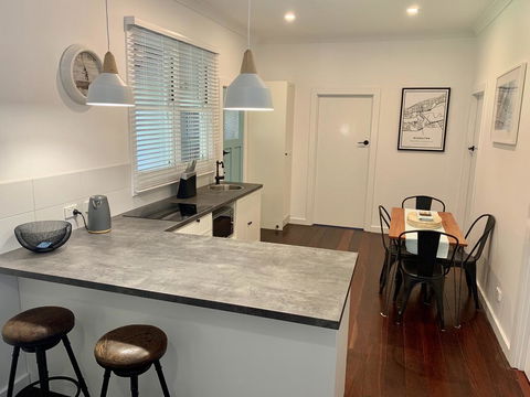 Yaringa Cottage...by The Sea - Holiday Byron Bay 2