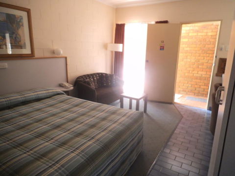 Yarragon Motel - Holiday Byron Bay 2