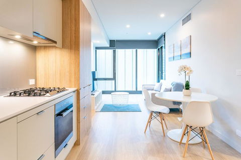 York & George: Sydney CBD - Holiday Byron Bay 0