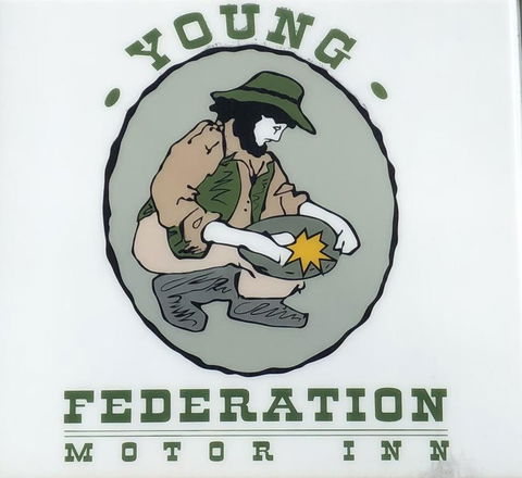 Young Federation Motor Inn - Holiday Byron Bay 0