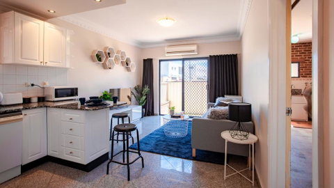 Your Home Here In Sydney - Holiday Byron Bay 3