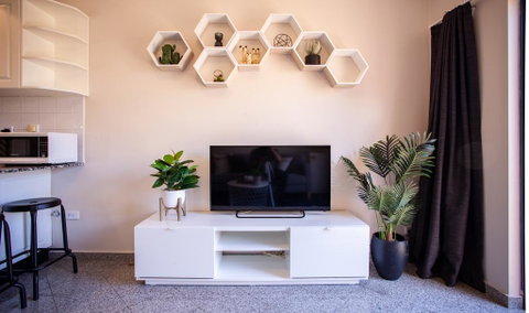 Your Home Here In Sydney - Holiday Byron Bay 1
