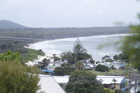 Yurung, 26 Dulconghi Street - Holiday Byron Bay 0