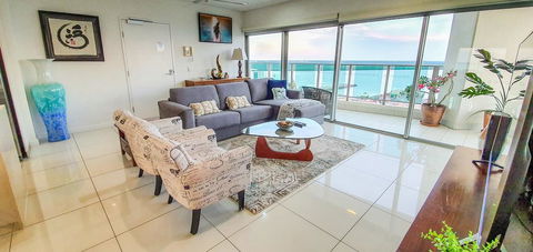 ZEN BY THE WATER - Darwin Premier Retreat - Holiday Byron Bay 0
