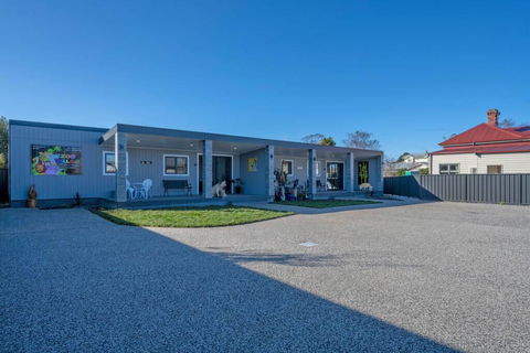 Zoo Villas : Villa Zebra - Central Wynyard - Holiday Byron Bay 2