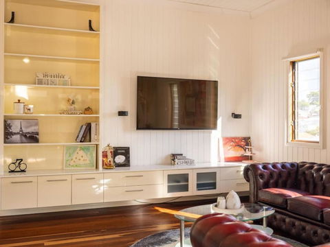 6KM To CBD Convenient 5BR Queenslander Coorparoo - Holiday Byron Bay 2
