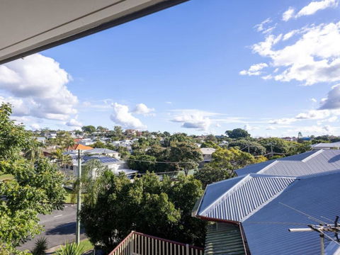 6KM To CBD Convenient 5BR Queenslander Coorparoo - Holiday Byron Bay 4