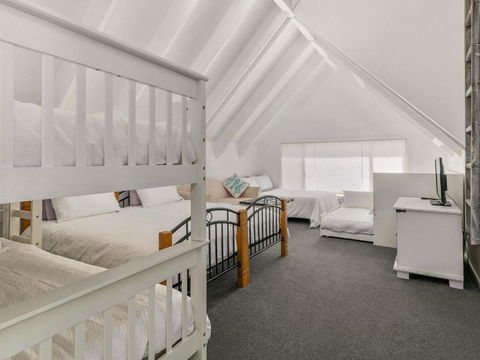 A La Plage - Holiday Byron Bay 1