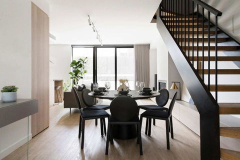 A Lux 3BR Townhouse In South Yarra FREE Parking - Holiday Byron Bay 1