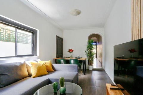 Affordable 2 Bedroom House Surry Hills 2 E-Bikes Included - Holiday Byron Bay 0