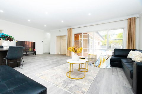 Adelaide Escape And Business-3Bath Full Kitchen Fast Wifi 3TV-for Large Families And Group - Holiday Byron Bay 0