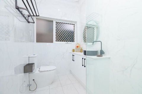 Adelaide Escape And Business-3Bath Full Kitchen Fast Wifi 3TV-for Large Families And Group - Holiday Byron Bay 4