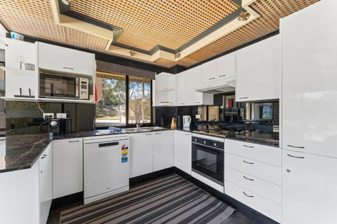 Alpine Mountain View 39 - 3BR L Swimming Pool L Air-Con L WiFi - Holiday Byron Bay 2