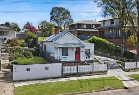 Antique Retreat - Holiday Byron Bay 0