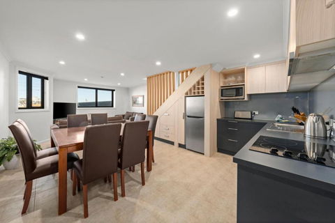 Arlberg 6 - Holiday Byron Bay 0