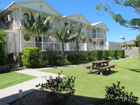 Aston Hill Motor Lodge - Holiday Byron Bay 0