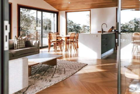 B E R T I E - Central Bicheno - Holiday Byron Bay 0