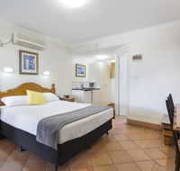 Glenmore Tavern - Holiday Byron Bay