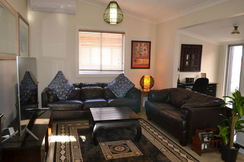 HAKATA RYOKAN (åšå¤šæ—…é¤¨) - Holiday Byron Bay 1