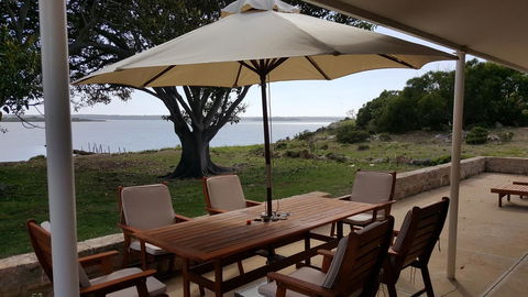 Ratcliff Cottage - Holiday Byron Bay 3