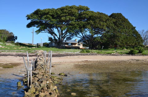 Ratcliff Cottage - Holiday Byron Bay 14