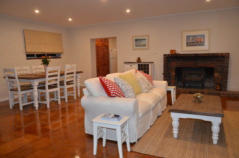Ratcliff Cottage - Holiday Byron Bay 10