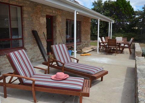 Ratcliff Cottage - Holiday Byron Bay 12