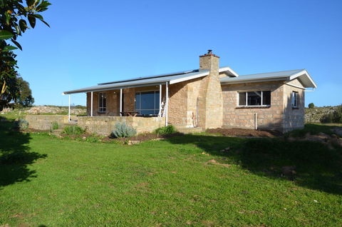 Ratcliff Cottage - Holiday Byron Bay 7