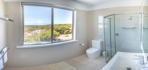 Hanson Bay Cabins - Holiday Byron Bay 8