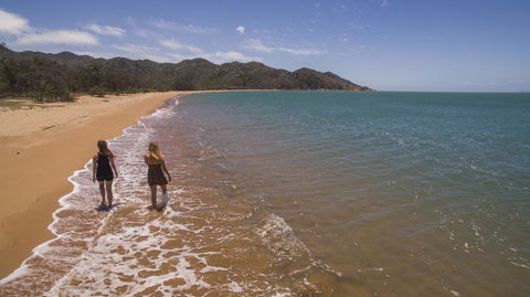 Roamer Magnetic Island Koala Park - Formerly Selina Magnetic Island - Holiday Byron Bay 11
