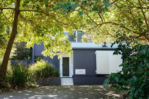 Point Break Beach House - Holiday Byron Bay 1