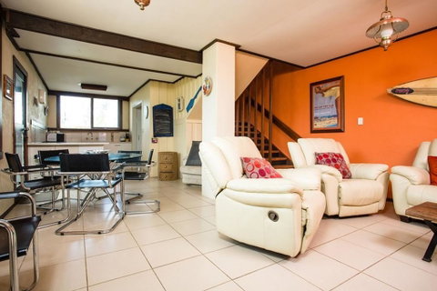 'Banksia 7' Marine Parade - Holiday Byron Bay 3