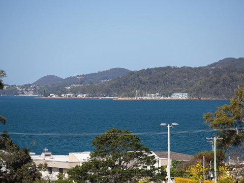 'GrandView', 10 Grandview Close - Huge House With Water Views, Aircon, WIFI, Netflix, Foxtel & Billiard Table - Holiday Byron Bay 0