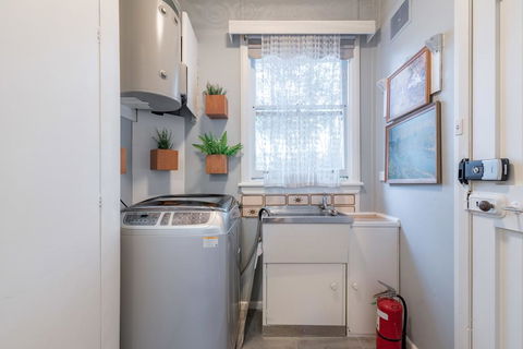 1 Private Double Room In Carramar 1 Minute Walk To Station - SHAREHOUSE - Holiday Byron Bay 3