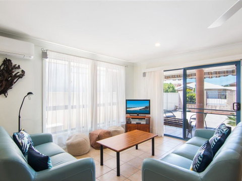 1/54 Parkes, Airconditioned - Holiday Byron Bay 0