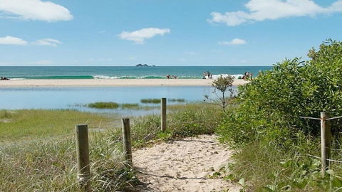 1/56 Lawson Street@Clarkes Beach - Holiday Byron Bay 2