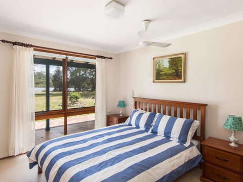 11 Bay Street - Waterfront Holiday - Holiday Byron Bay 2