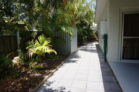 11 Bomburra Court - Rainbow Beach, Comfortable Beach House, Plenty Of Boat Parking - Holiday Byron Bay 3