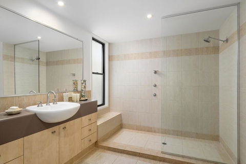 12 Naiad Court- Pool, Sleeps 8, Close To Beach - Holiday Byron Bay 2