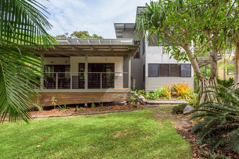 12 Naiad Court- Pool, Sleeps 8, Close To Beach - Holiday Byron Bay 1