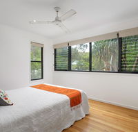 12 Naiad Court- Pool sleeps 8 close to beach - Holiday Byron Bay