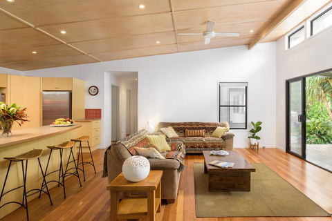 12 Naiad Court- Pool, Sleeps 8, Close To Beach - Holiday Byron Bay 3