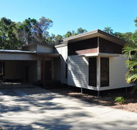 12 Satinwood Drive - Family home with swimming pool located in natural bushland and close to beach - Holiday Byron Bay