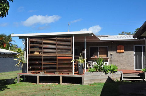 12 Zircon Street - Renovated Beach Shack With The Perfect Blend Of Comfort And Coastal Cool - Holiday Byron Bay 3