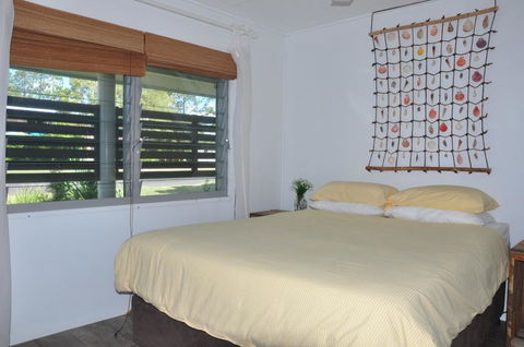 12 Zircon Street - Renovated Beach Shack With The Perfect Blend Of Comfort And Coastal Cool - Holiday Byron Bay 2